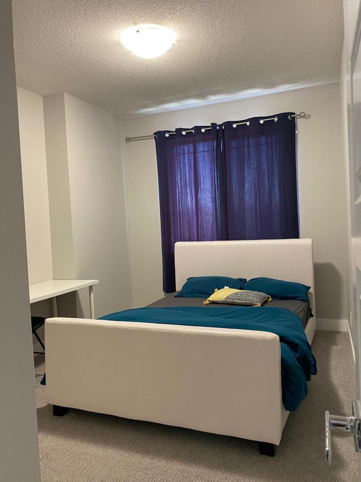 Flowealth Property Luxury Villa Near Lake Netflix Tv Wifi YYC Eksteriør billede