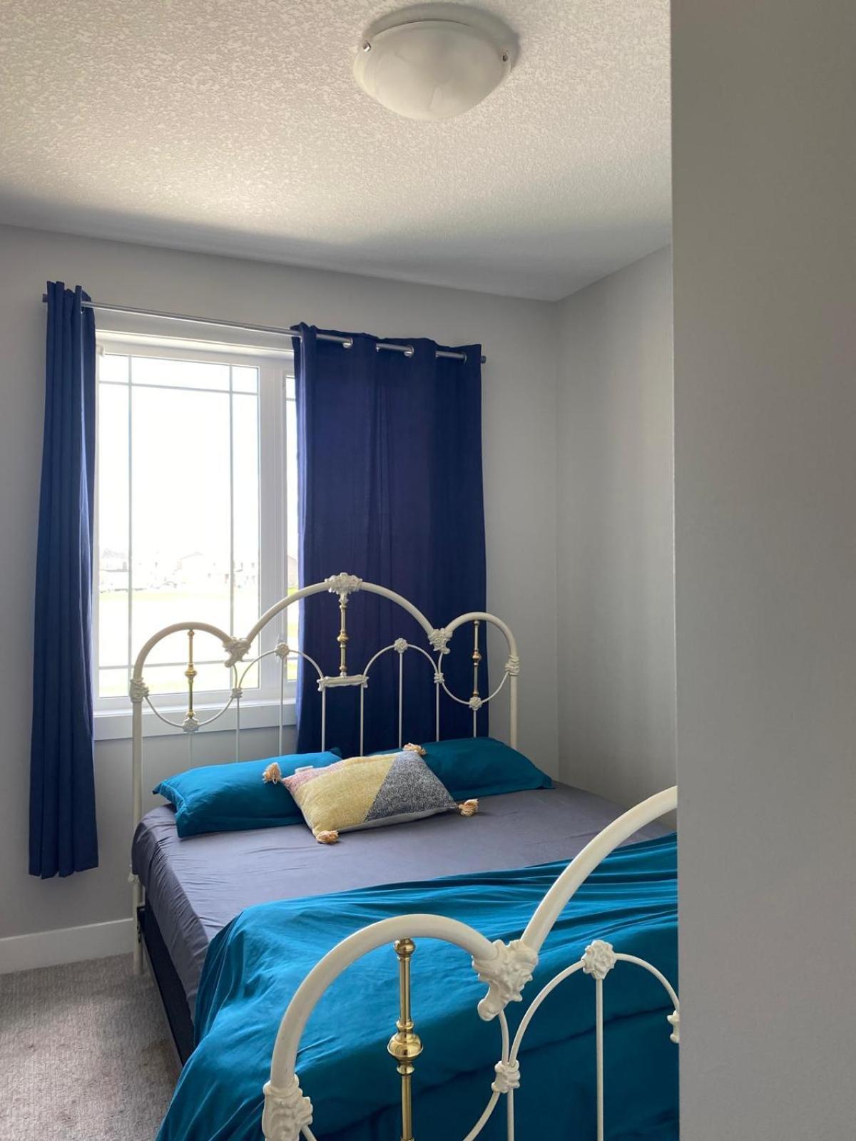 Flowealth Property Luxury Villa Near Lake Netflix Tv Wifi YYC Eksteriør billede