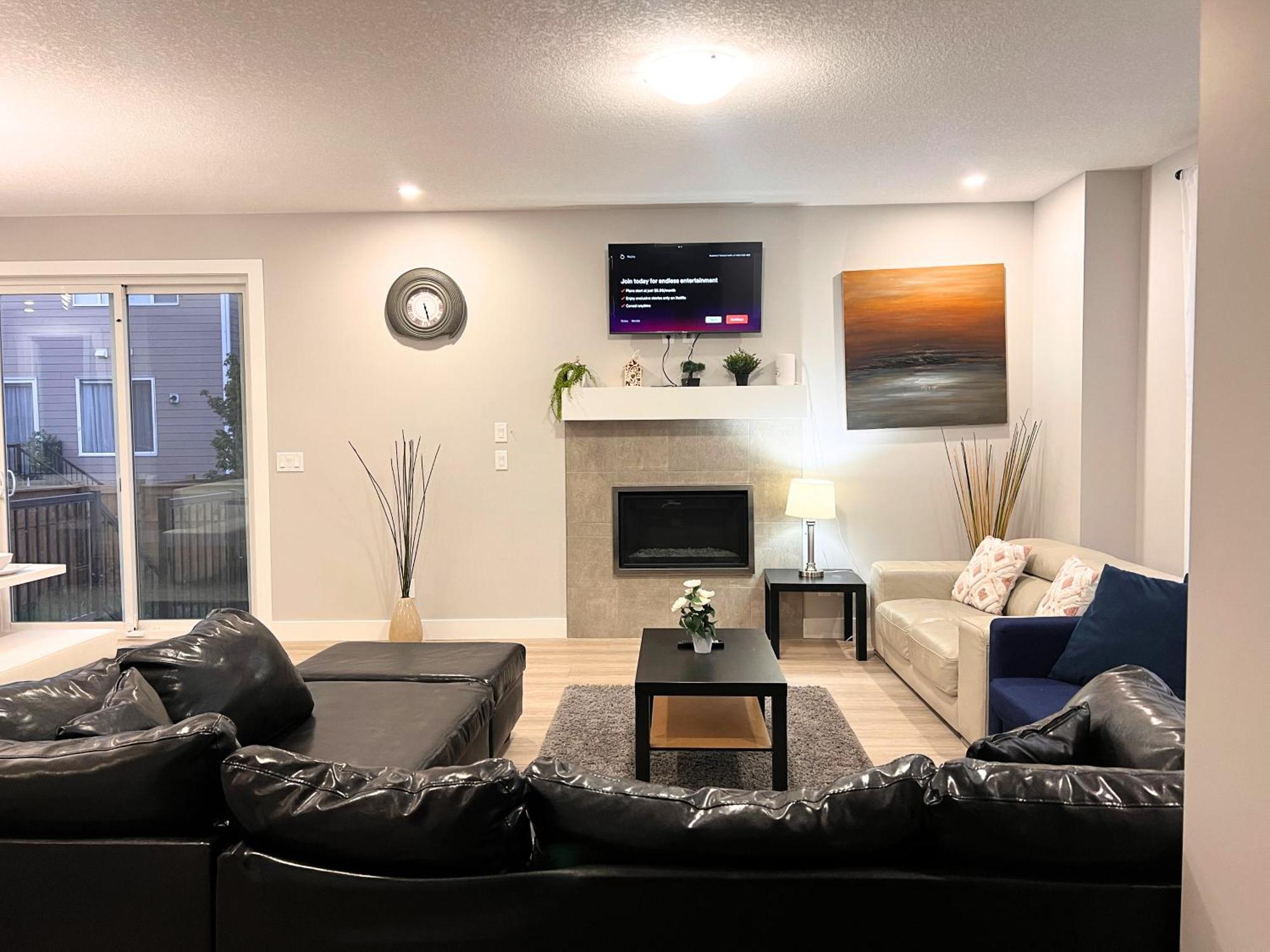 Flowealth Property Luxury Villa Near Lake Netflix Tv Wifi YYC Eksteriør billede
